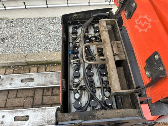 VS-23157 Electric ride-on pallet truck BT LPE200 BT LPE200