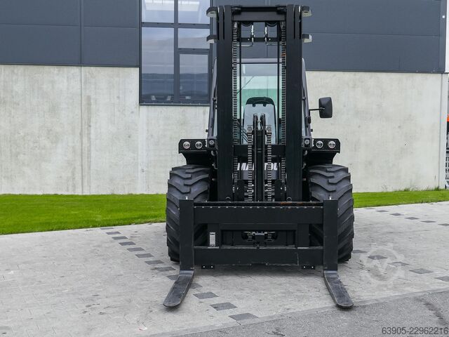 All-terrain forklift Manitou M 50-4 D