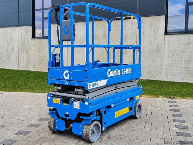 Scissor platform Genie GS 1932