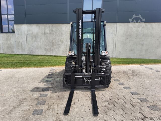 All-terrain forklift Manitou MC 25-4