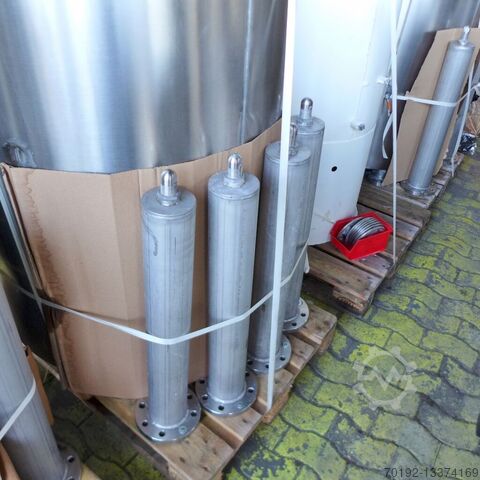 680 liter verwarmbaar/koelbaar drukvat gemaakt van V2A met propeller roerwerk  