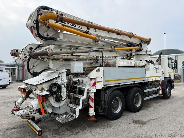 Automatické čerpadlo na beton SCANIA P 114-380