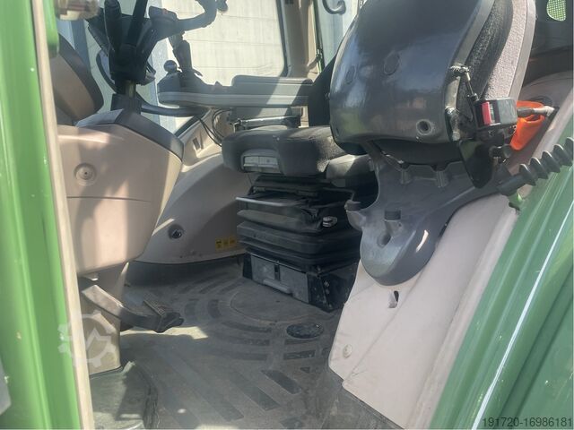 Traktoren (Schlepper) Fendt 828 Vario SCR ProfiPlus