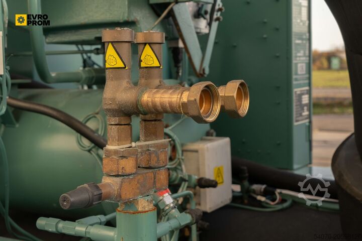 Kühler Used Watercooled chiller York YK CG CF Q7 5CI F 2000 kW. 2005 yom