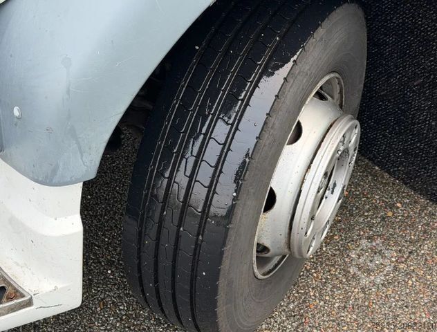 Vrachtwagen met bakwagen DAF LF 55.250 EURO 5 SCHUSTER BOX 720x250x280 CM INS