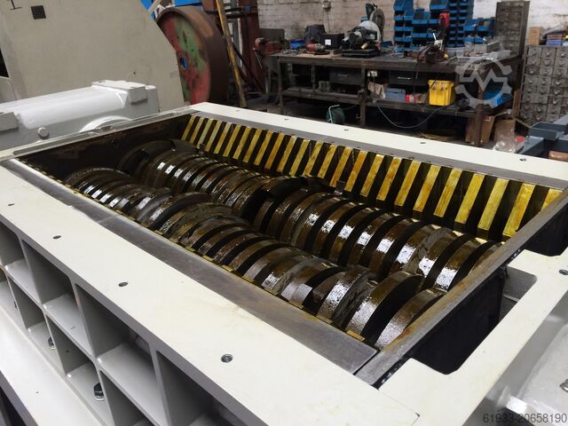 Dubbelassige shredder Genox M800