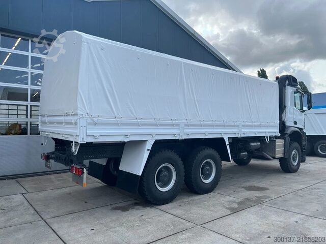 Bâche Mercedes-Benz Arocs 3340 A 6x6 Cargo Truck