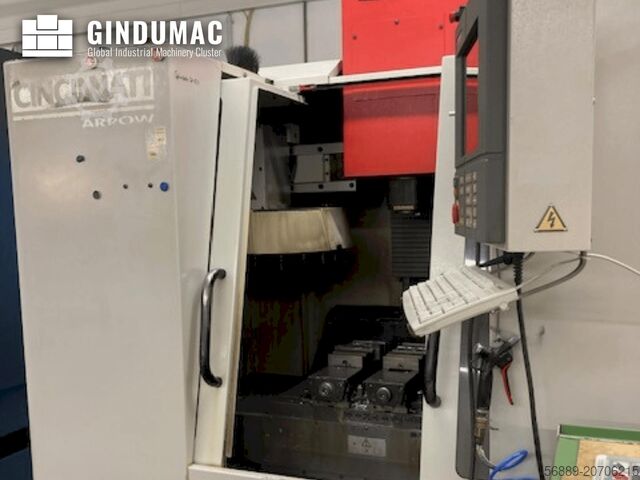 Vertikala Fleroperationsmaskiner Cincinnati Arrow 500