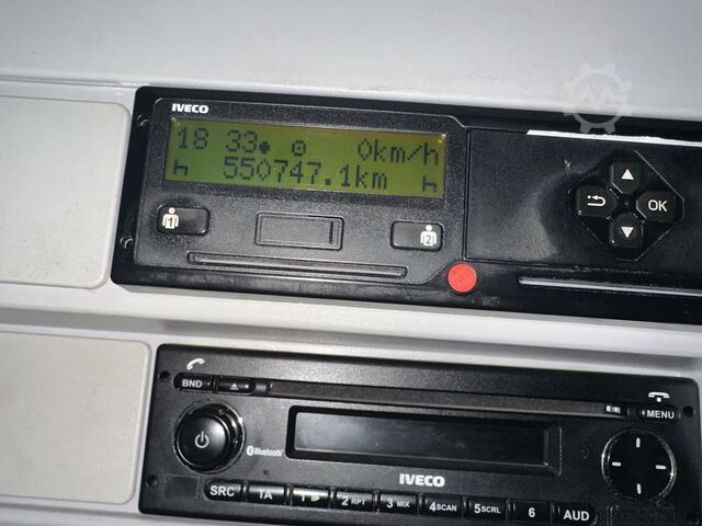 Autocarro con pianale e telone IVECO 120