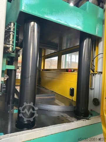 Vstřikovací stroj Arburg 1500T 3200-1300 e²