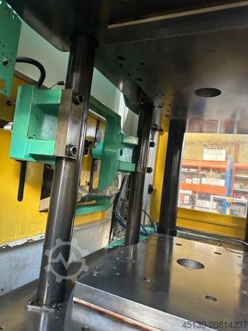 Vstřikovací stroj Arburg 1500T 3200-1300 e²