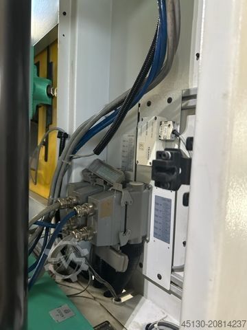 Vstřikovací stroj Arburg 1500T 3200-1300 e²