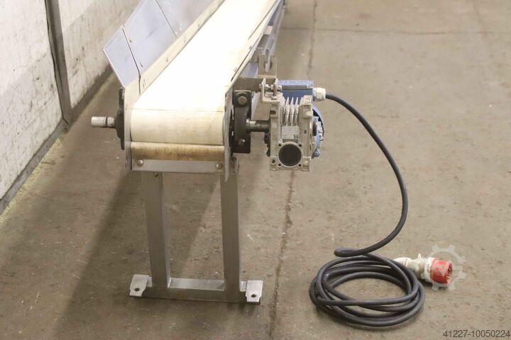 Convoyeur 10,6 m/min Acier inoxydable unbekannt 2910 x 195 mm