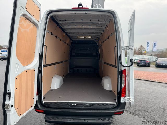 Furgoneta de caja alta MERCEDES-BENZ Sprinter 319 CDI 4325 Klima Kamera LED