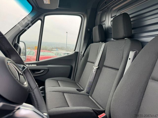 Furgoneta de caja alta MERCEDES-BENZ Sprinter 319 CDI 4325 Klima Kamera LED