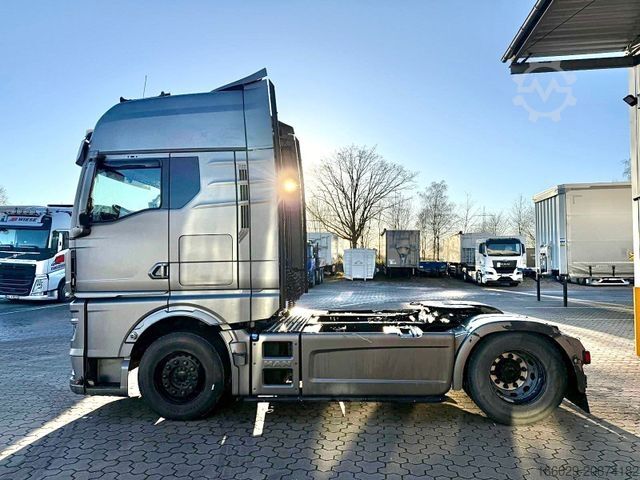 Standard tractor unit MAN TGX 18.510 Top Ausstattung Schubboden Hydraulik