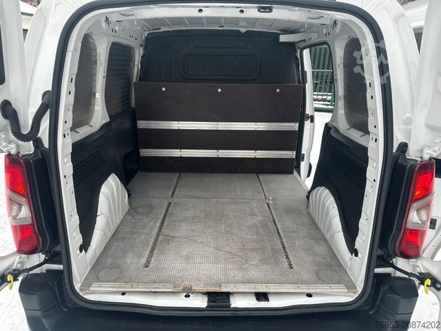 Bestelwagen OPEL Combo Cargo 75kw * Klimaut. * Navi * PDC