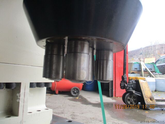 Remachadora radial AGMA RR14