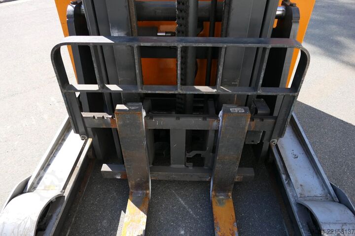 Empilhador retrátil Still FM-X 17