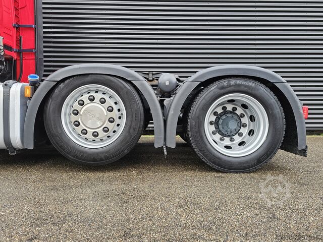 Přeprava objemu Scania S580 V8 / 6x2/4 / MEGA / LOWDECK