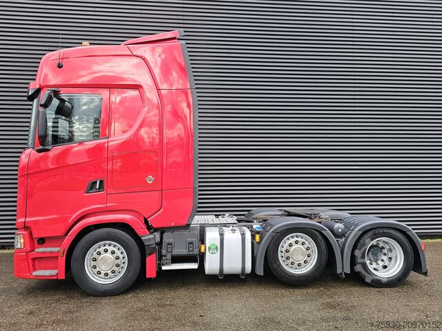 Přeprava objemu Scania S580 V8 / 6x2/4 / MEGA / LOWDECK