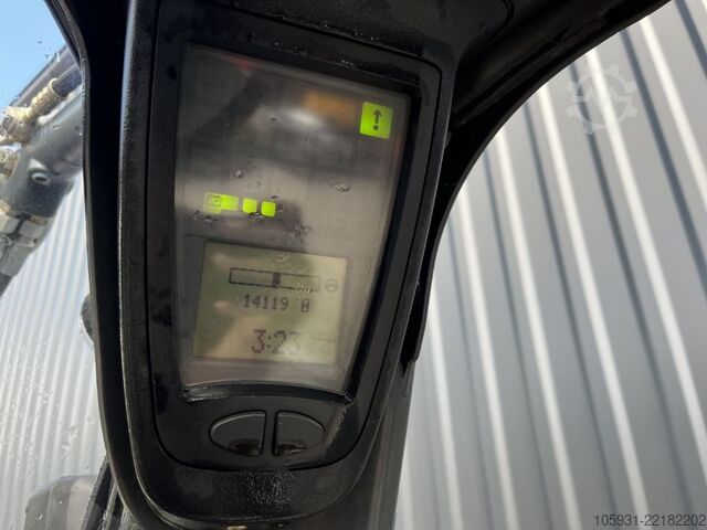 Carretilla eléctrica de 4 ruedas Linde E20PH-01