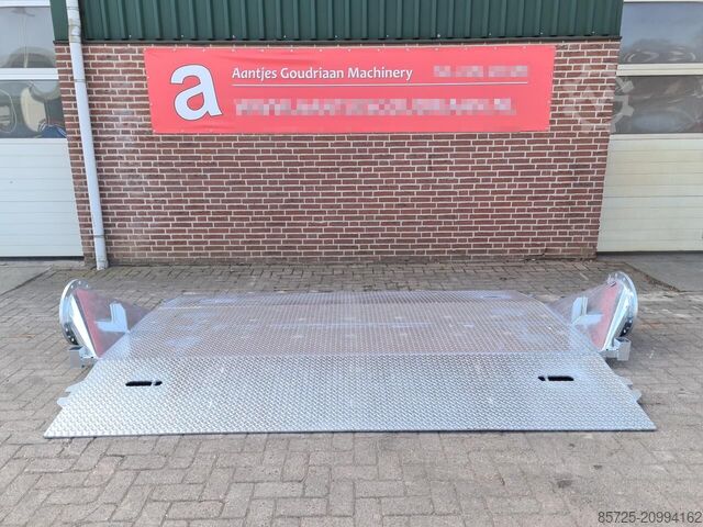 Máquina de carga y descarga  Leidingdrempel / road ramp