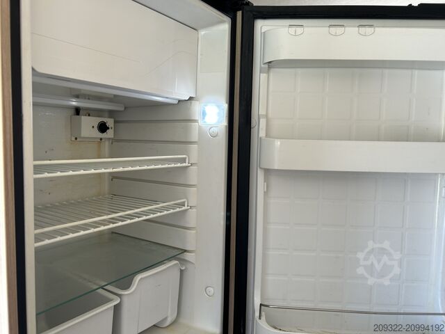 Caravana/autocaravana Fiat Weinsberg Carabus 600 K | 4 posti letto | Completamente attrezzato