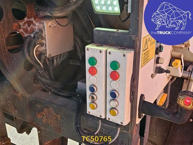 Vehículo de recogida de basuras Isuzu CON