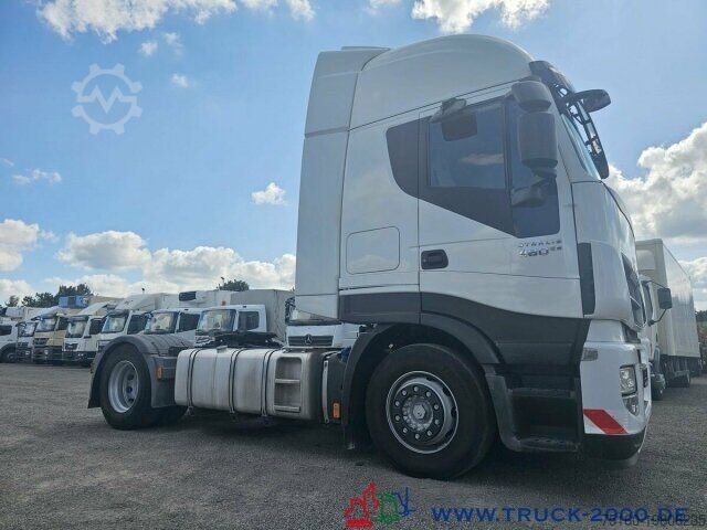 Standardowy ciągnik siodłowy Iveco Stralis 480 Hi-Way Fahrerhaus Retarder 2 Betten