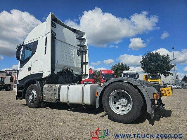 Standardowy ciągnik siodłowy Iveco Stralis 480 Hi-Way Fahrerhaus Retarder 2 Betten