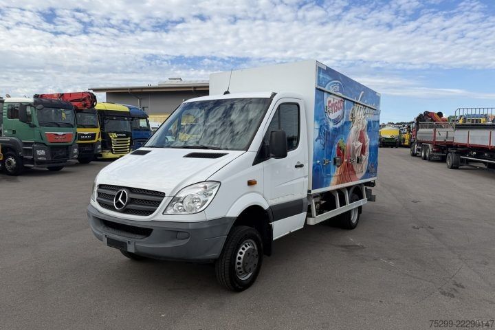 Chladírenský vůz Mercedes-Benz 516 CDI 4x4 Kühlkoffer/HB / Swiss-Vehicle