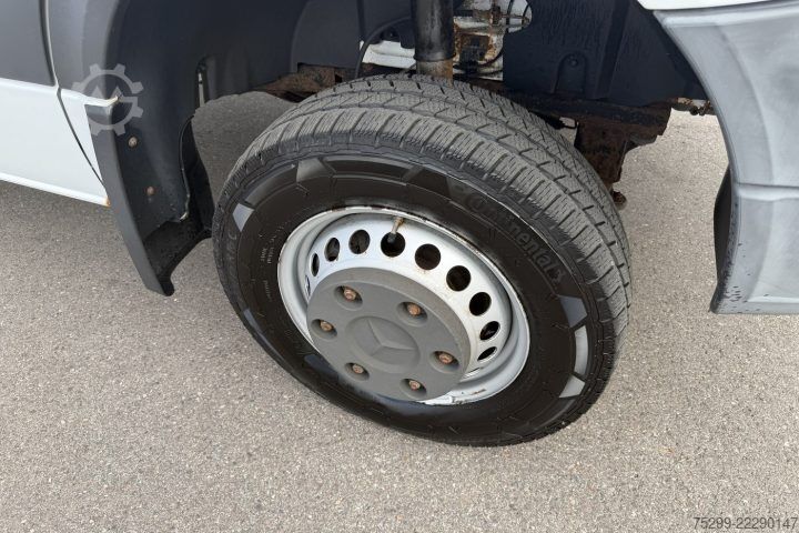 Chladírenský vůz Mercedes-Benz 516 CDI 4x4 Kühlkoffer/HB / Swiss-Vehicle
