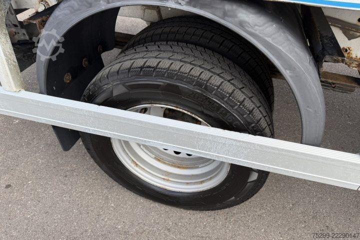 Chladírenský vůz Mercedes-Benz 516 CDI 4x4 Kühlkoffer/HB / Swiss-Vehicle