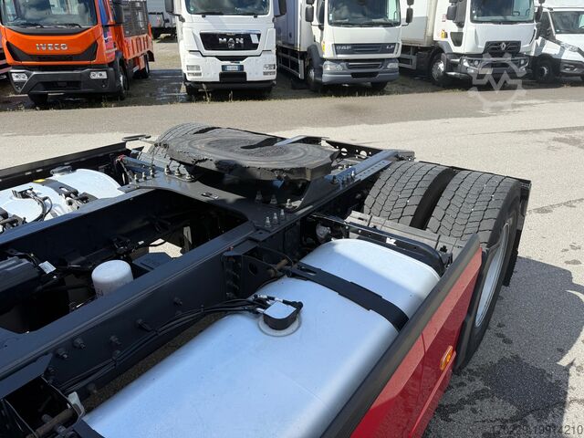 Standardowy ciągnik siodłowy VOLVO FH 500