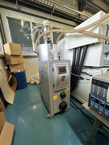 Spuitgietmachine met robot ZHAFIR ZE2300III