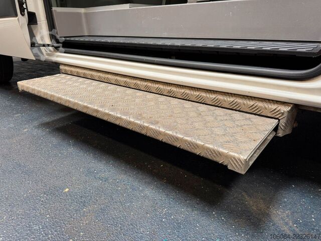 Microbuz VOLKSWAGEN Crafter MAXI L3H2 6 Sitze Klima STHZ AHK 1.Hand