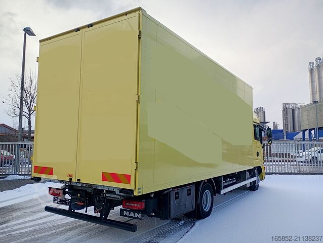 Dobozos MAN Koffer 8.220 TGL Euro 6 2X Schlafplatz AHK
