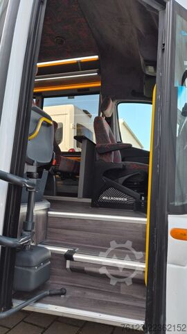 Minibusz MERCEDES-BENZ 30 Sitzer Schul- Transferbus 519 Vorlauffahrzeug