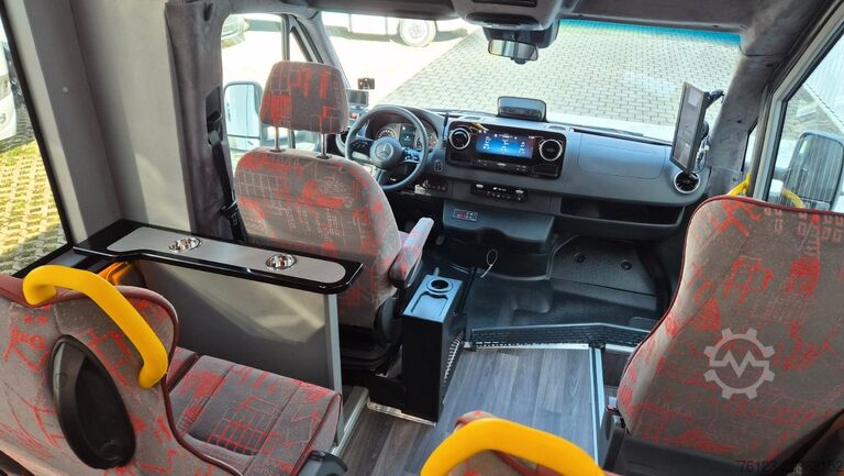 Minibusz MERCEDES-BENZ 30 Sitzer Schul- Transferbus 519 Vorlauffahrzeug