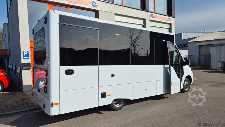 Minibusz MERCEDES-BENZ 30 Sitzer Schul- Transferbus 519 Vorlauffahrzeug