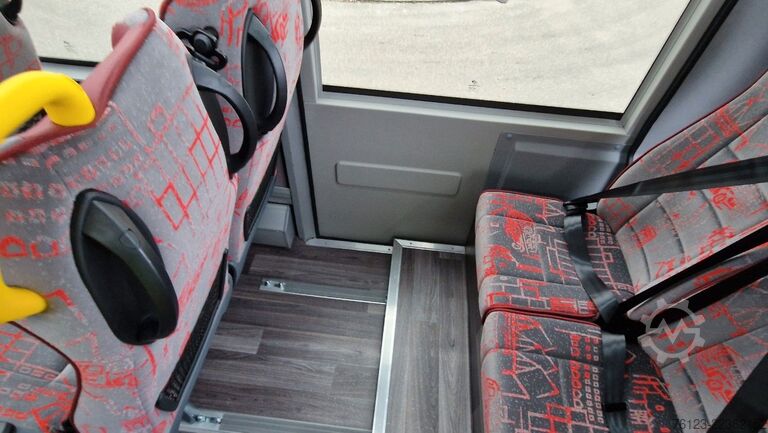 Minibusz MERCEDES-BENZ 30 Sitzer Schul- Transferbus 519 Vorlauffahrzeug