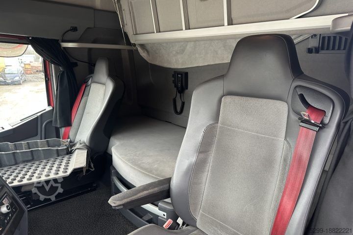 Platós teherautó ponyvával Renault T460 Pritsche-Plane Hebebühne / Swiss-Vehicle