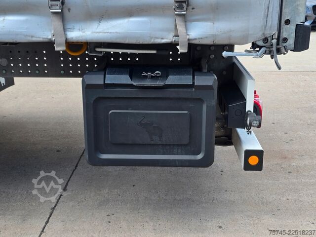 Åben sættevogn med presenning SCHMITZ CARGOBULL SCB*S3 * PR.+PL. * PLANE UNBESCHRIFTET *