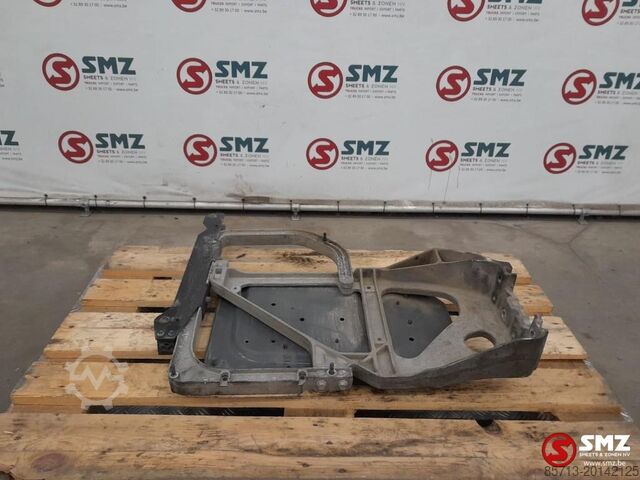 Chassisdeel Volvo Occ spatbordsteun links Volvo