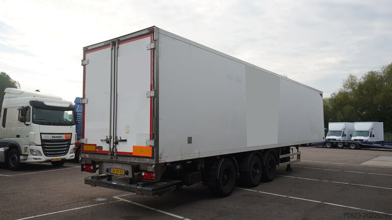 Chladírenská/mrazírenská přeprava HTF 3 AXLE FRIGO TRAILER