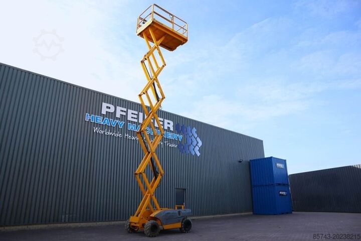 Ψαλίδι ανύψωσης Haulotte Compact 12RTE Electric, 12m Working Height, 450kg