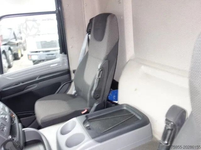 Koffer DAF CF 290 ALUGESLOTENBAK EN KLEP 2500 KG,GVW 20.50...