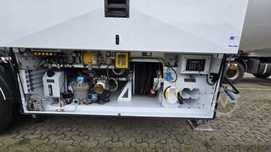 Tankwagen 5 KAMMER ALUMINIUM TANKAUFLIEGER ADR