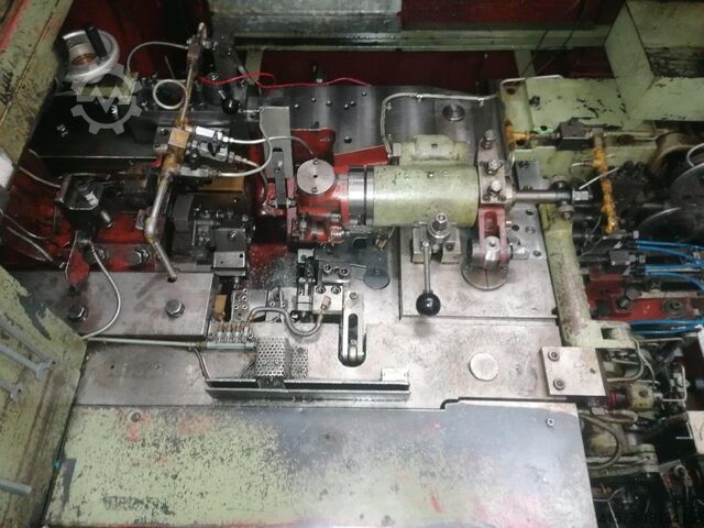 2 matrijzen - 3-slag pers ASAHI OKUMA RH60